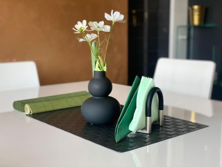 Lovely 1-Bedroom Apartament With Free Parking 索菲亞 外观 照片