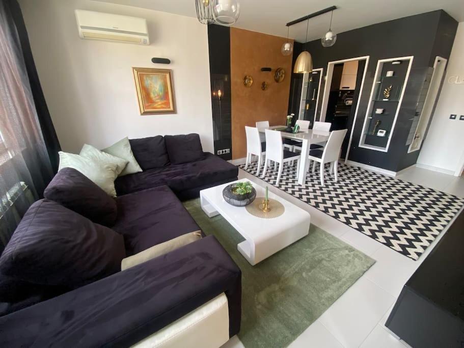 Lovely 1-Bedroom Apartament With Free Parking 索菲亞 外观 照片