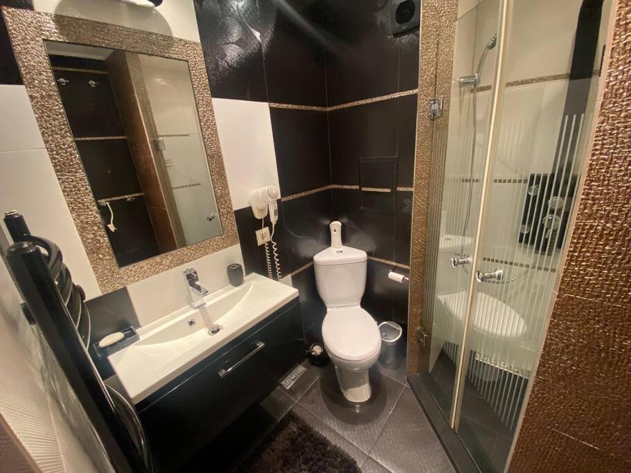 Lovely 1-Bedroom Apartament With Free Parking 索菲亞 外观 照片