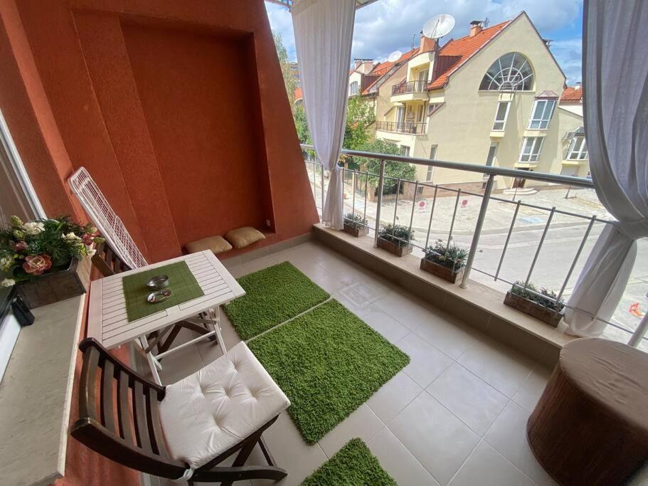 Lovely 1-Bedroom Apartament With Free Parking 索菲亞 外观 照片
