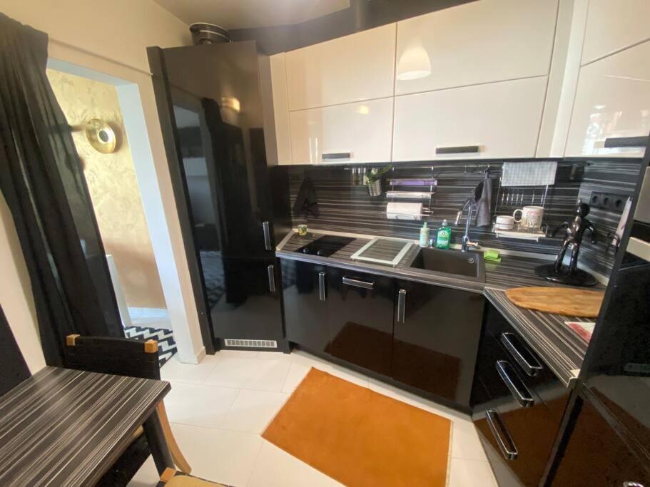 Lovely 1-Bedroom Apartament With Free Parking 索菲亞 外观 照片